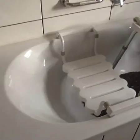 Mit Klimaanlage Fuer Heisse Tage , Riesenbalkon Mit Grillmoeglichkeit Appartement *