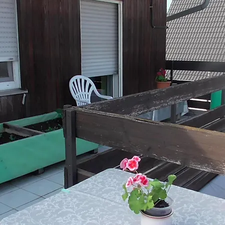 Mit Klimaanlage Fuer Heisse Tage , Riesenbalkon Mit Grillmoeglichkeit Appartement Kleinheubach